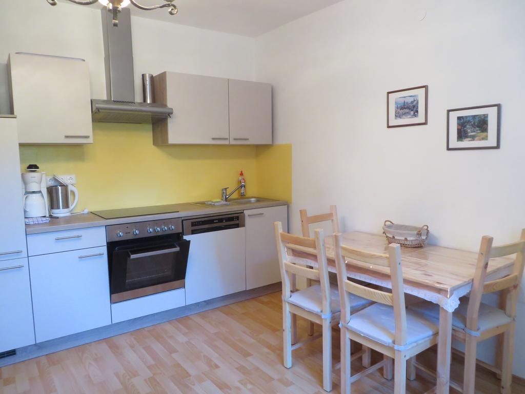 Ferienhaus Deller Пинкафельд Номер фото
